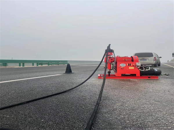 环江马路路基路面开裂下沉注浆加固灌浆